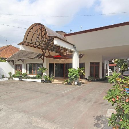 Reddoorz Plus @ Taman Siswa 3 Yogyakarta Kültér fotó
