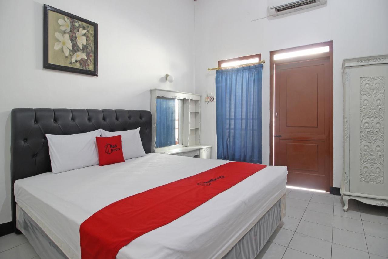 Reddoorz Plus @ Taman Siswa 3 Yogyakarta Kültér fotó