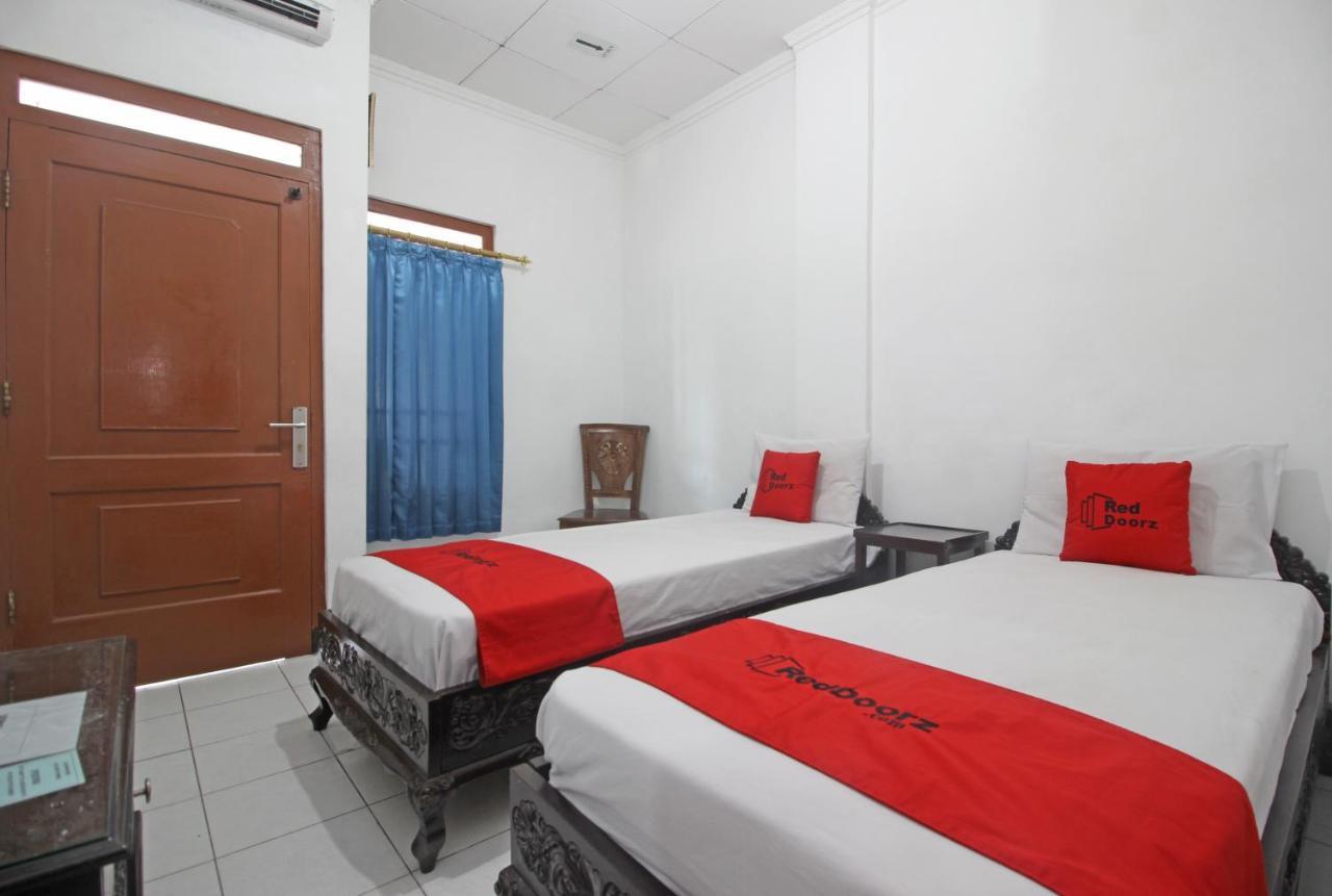 Reddoorz Plus @ Taman Siswa 3 Yogyakarta Kültér fotó