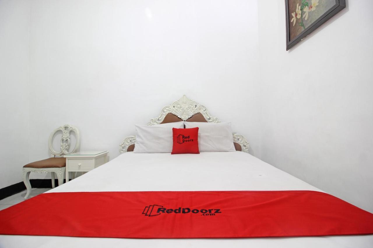 Reddoorz Plus @ Taman Siswa 3 Yogyakarta Kültér fotó
